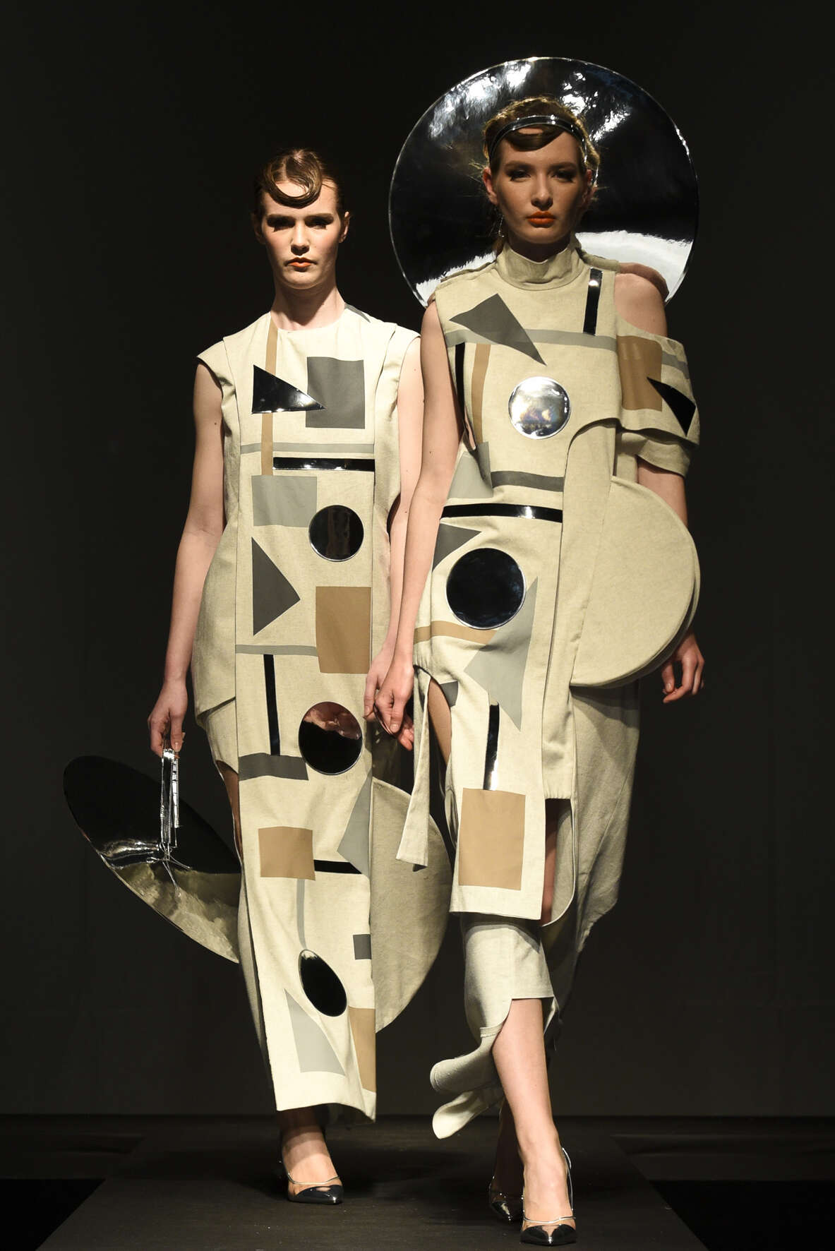 02 Ana Kriznar modna revija bauhaus MOB MOB 4c Sabina Puc Natasa Grcar Napast 2019 foto Luka Kirn 4d