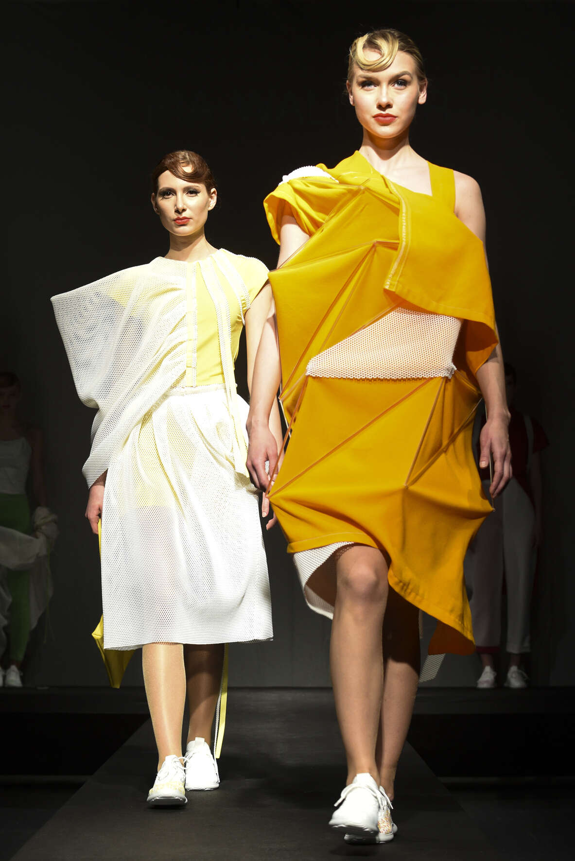 06 Pia Wallner modna revija bauhaus MOB MOB 4c Sabina Puc Natasa Grcar Napast 2019 foto Luka Kirn 4d