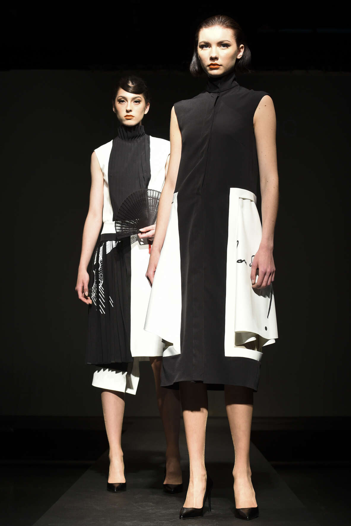 11 Neva Sustersic modna revija bauhaus MOB MOB 4c Sabina Puc Natasa Grcar Napast 2019 foto Luka Kirn 4d